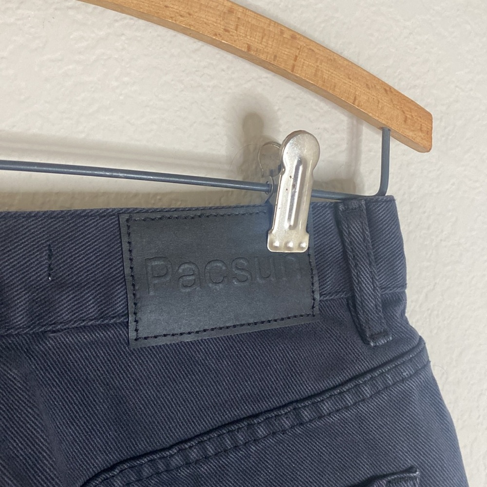 š²Black high rise PacSun Denim Jean shorts! - Picture 2 of 9